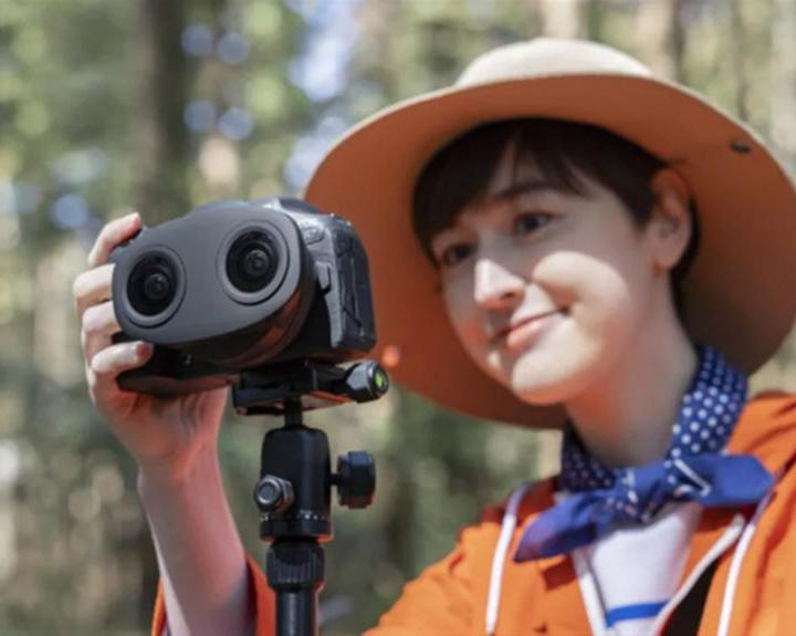 Представлен двойной объектив Canon VR RF-S3,9mm F3,5 с углом обзора 144 градуса