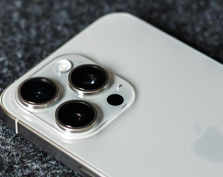 Маск запретит электронику Apple в своих компаниях, если производитель iPhone добавит ИИ-продукты OpenAI на системном уровне