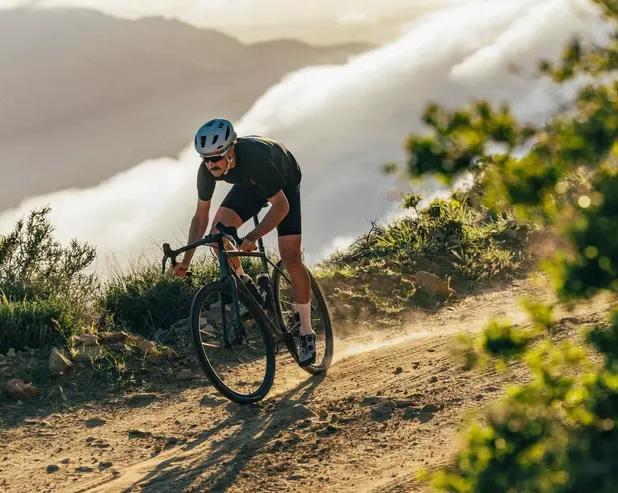 Самый легкий для гравия с весом 9, 37 кг. Компания Specialized выпустила велосипед Crux DSW